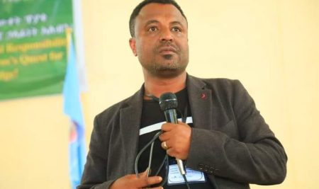 “የደብረ ታቦር ህዝብ ደጀን በመሆን ትክክለኛውን ኢትዮጵያዊ ማንነታችንን ስላሳዬ አመሰግናለሁ” ዶ/ር አነጋግረኝ ጋሻው-የደብረታቦር ዩኒቨርስቲ ፕሬዝዳንት